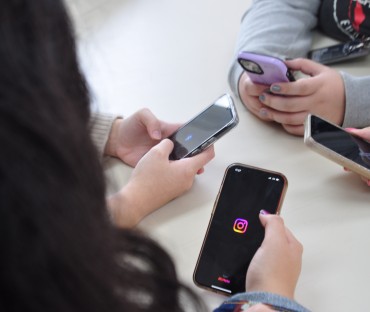 Os impactos da cultura do imediatismo digital na formação do pensamento crítico dos jovens brasileiros